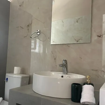 Petropoulos Apartment
